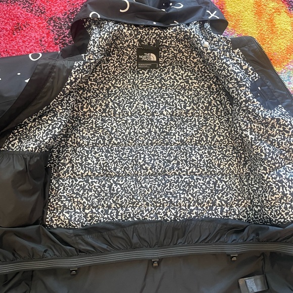 The North Face “Never mind” Jacket - Picture 2 of 5
